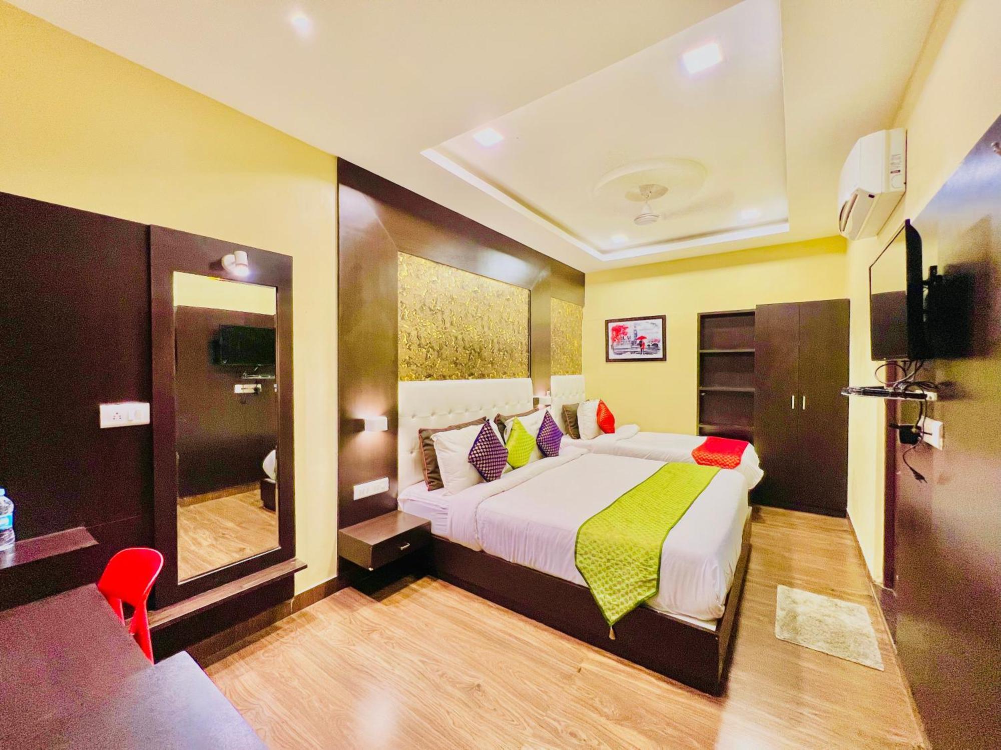 Hotel Grand Bhagwat, Udaipur Exterior photo