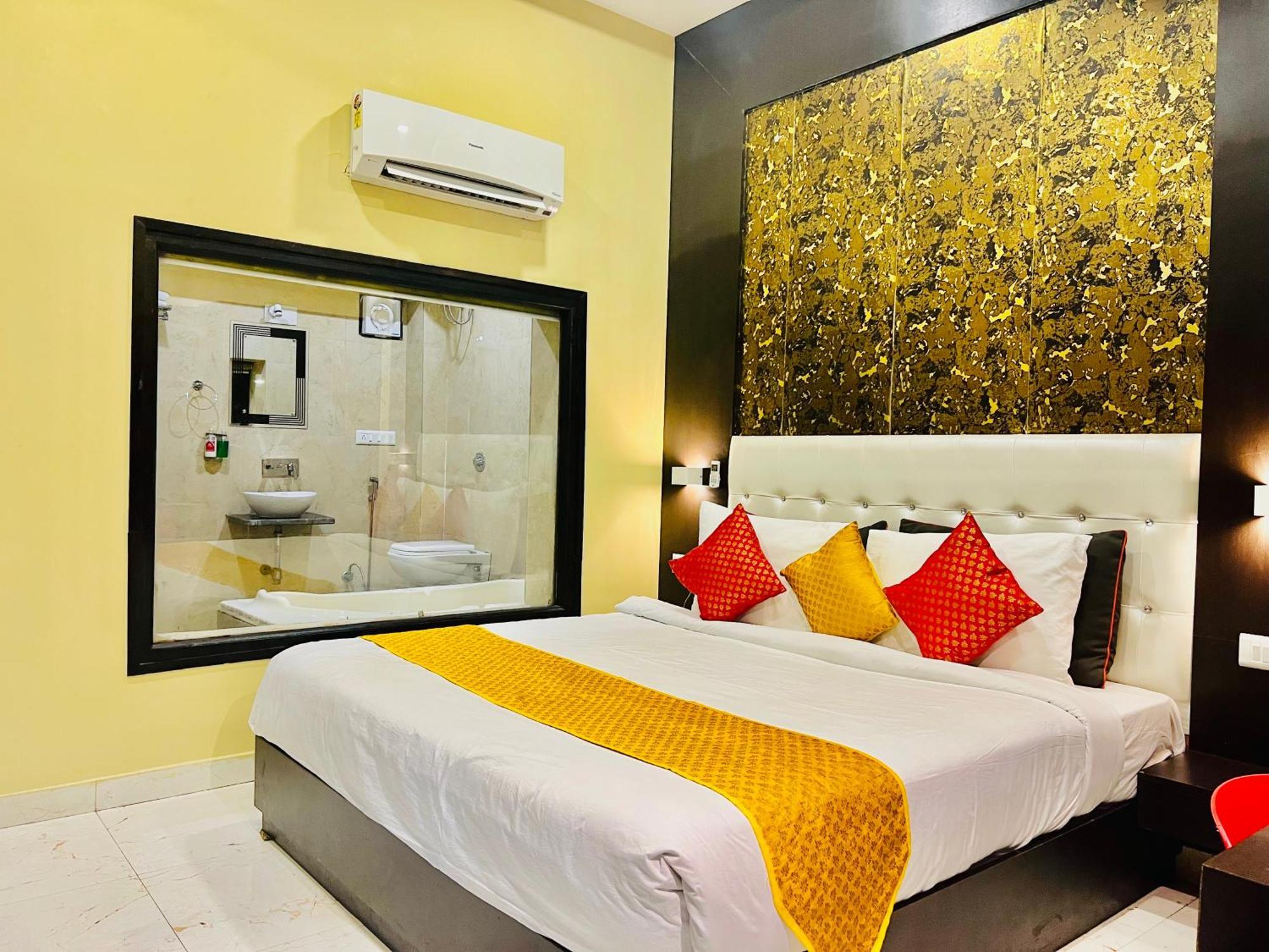 Hotel Grand Bhagwat, Udaipur Exterior photo