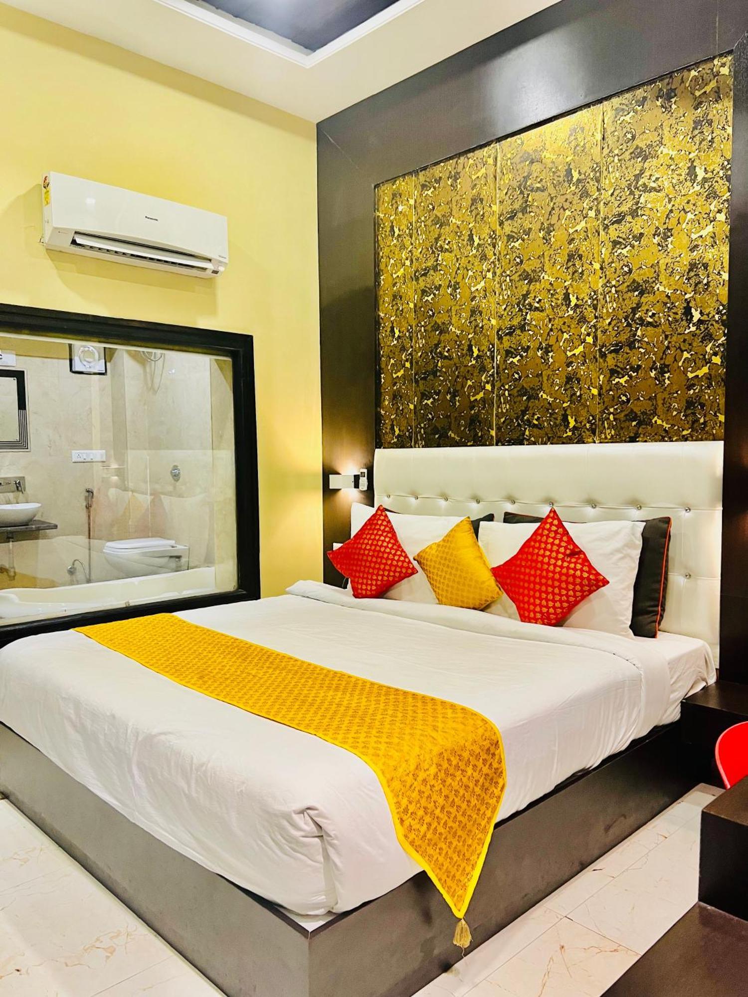 Hotel Grand Bhagwat, Udaipur Exterior photo